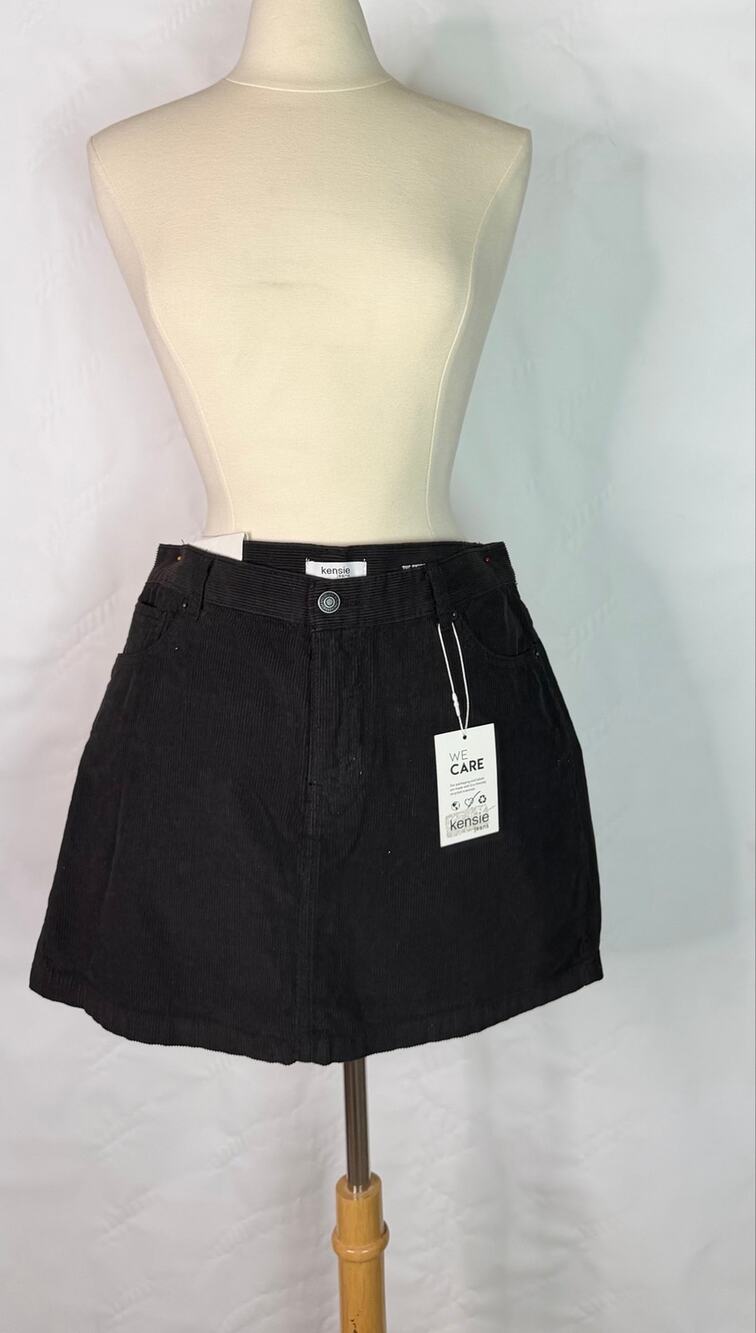 Kensie Black Corduroy “The Skirt” Size 12/31